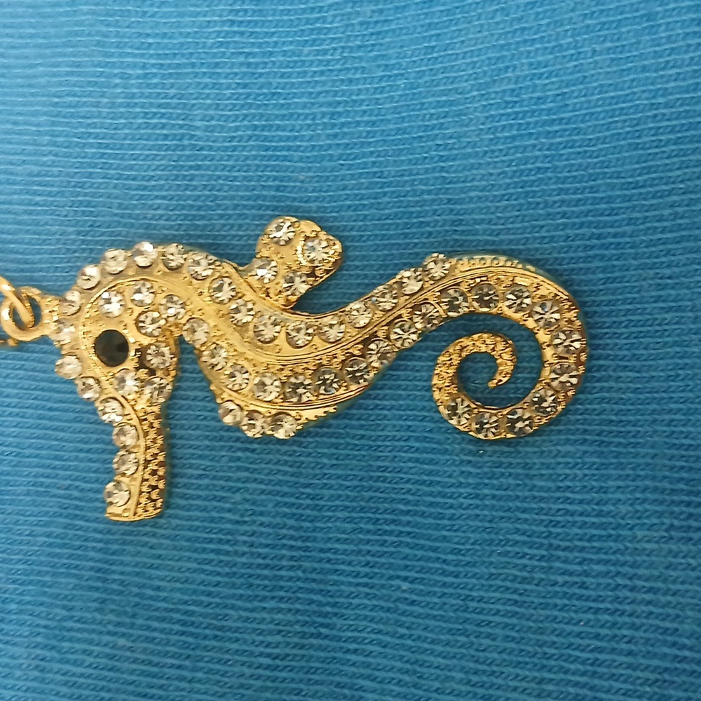 Goldtone And Rhinestone Seahorse Bagcharm/Keychain NWOT - Picture 2 of 3